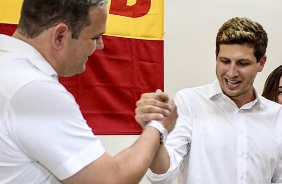 Ao lado de João Campos, Eriberto Rafael celebra regularização fundiária de toda comunidade do Cardoso, no Recife